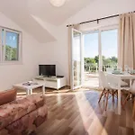 Fluctus Brodarica (Sibenik-Knin)