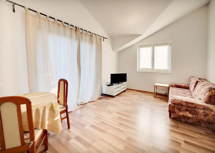 Fluctus * Brodarica (Sibenik-Knin)